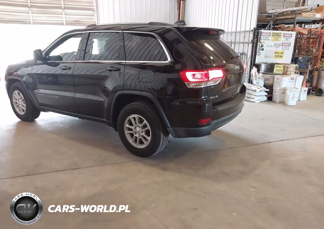 2019 Jeep Grand Cherokee Laredo E 4X4 VIN:1C4RJFAG4KC754233 - 3