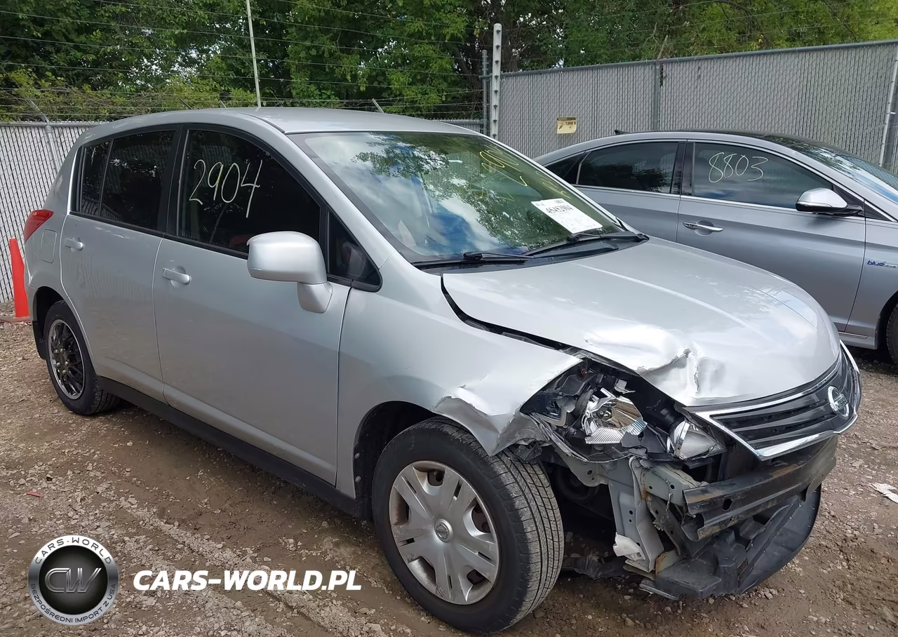 2011 Nissan Versa 1.8S – zdjęcie 1 z 12