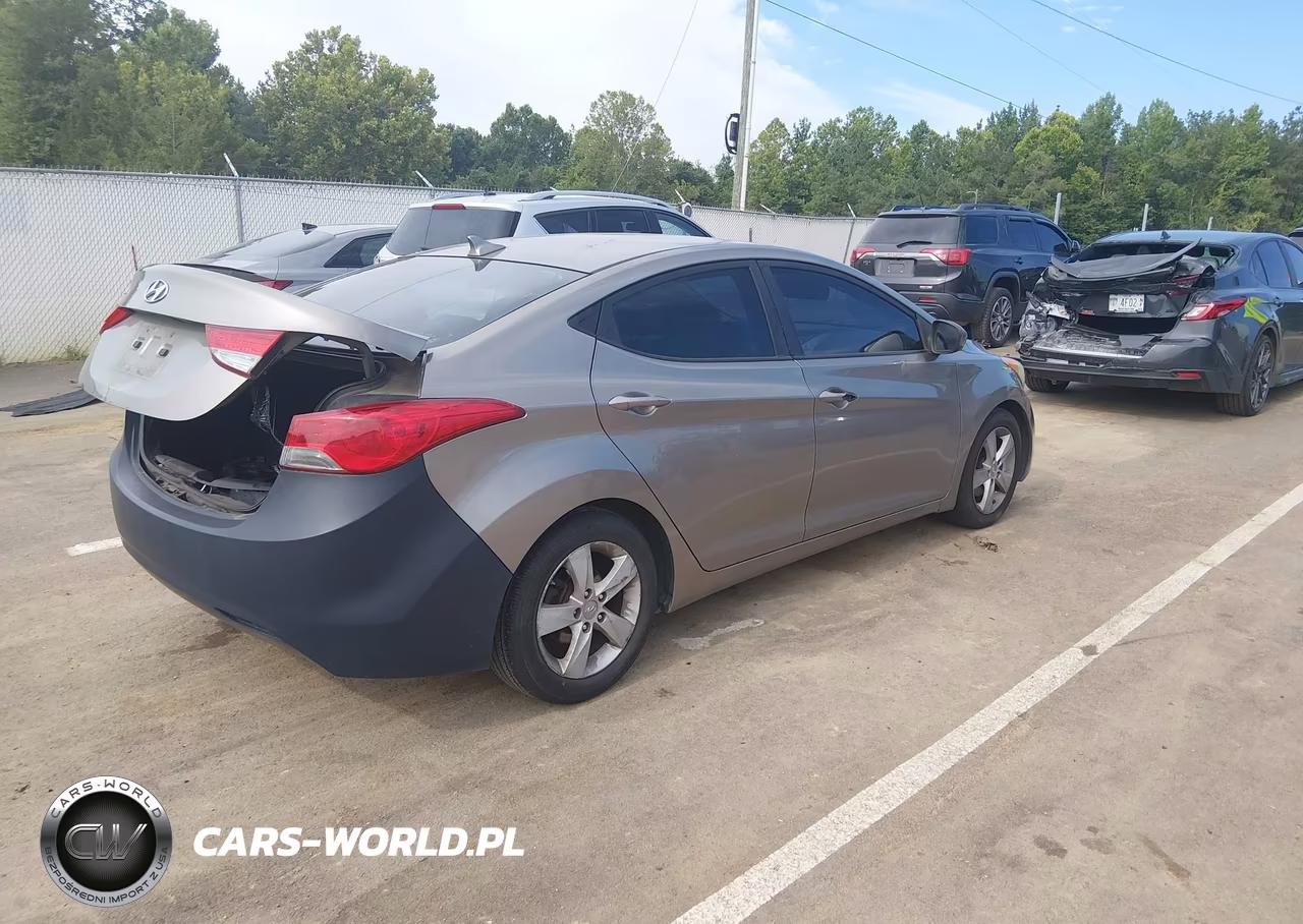 2013 Hyundai Elantra Gls VIN:5NPDH4AE6DH437067 - 4