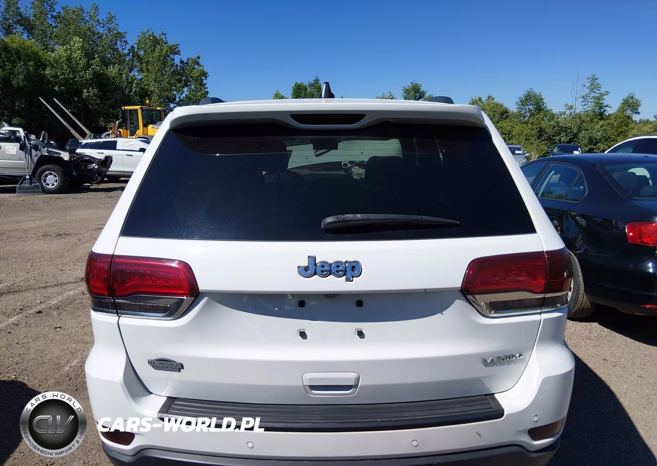 2018 Jeep Grand Cherokee Laredo E 4X4 VIN:1C4RJFAG8JC309749 - 16