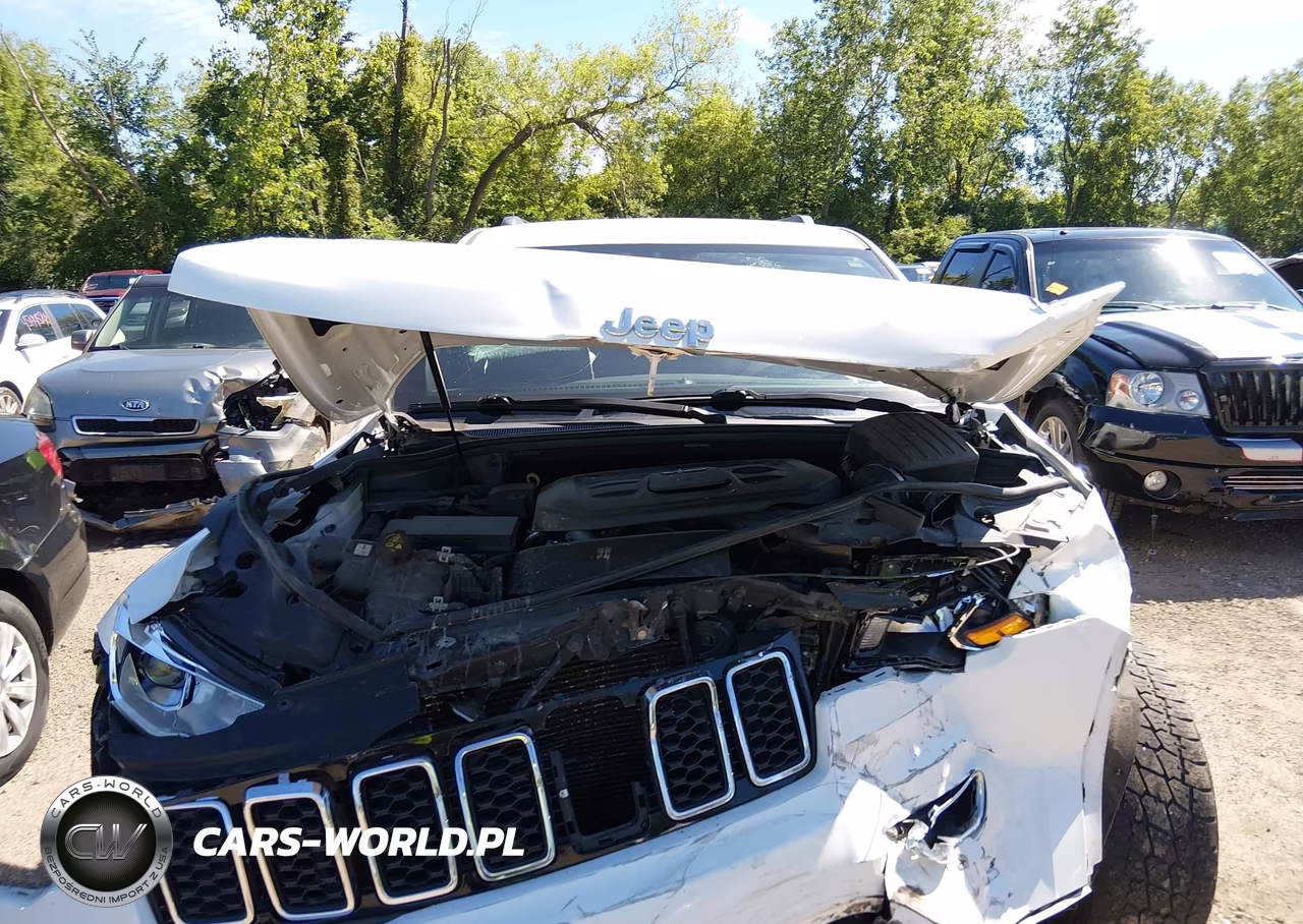 2018 Jeep Grand Cherokee Laredo E 4X4 VIN:1C4RJFAG8JC309749 - 6