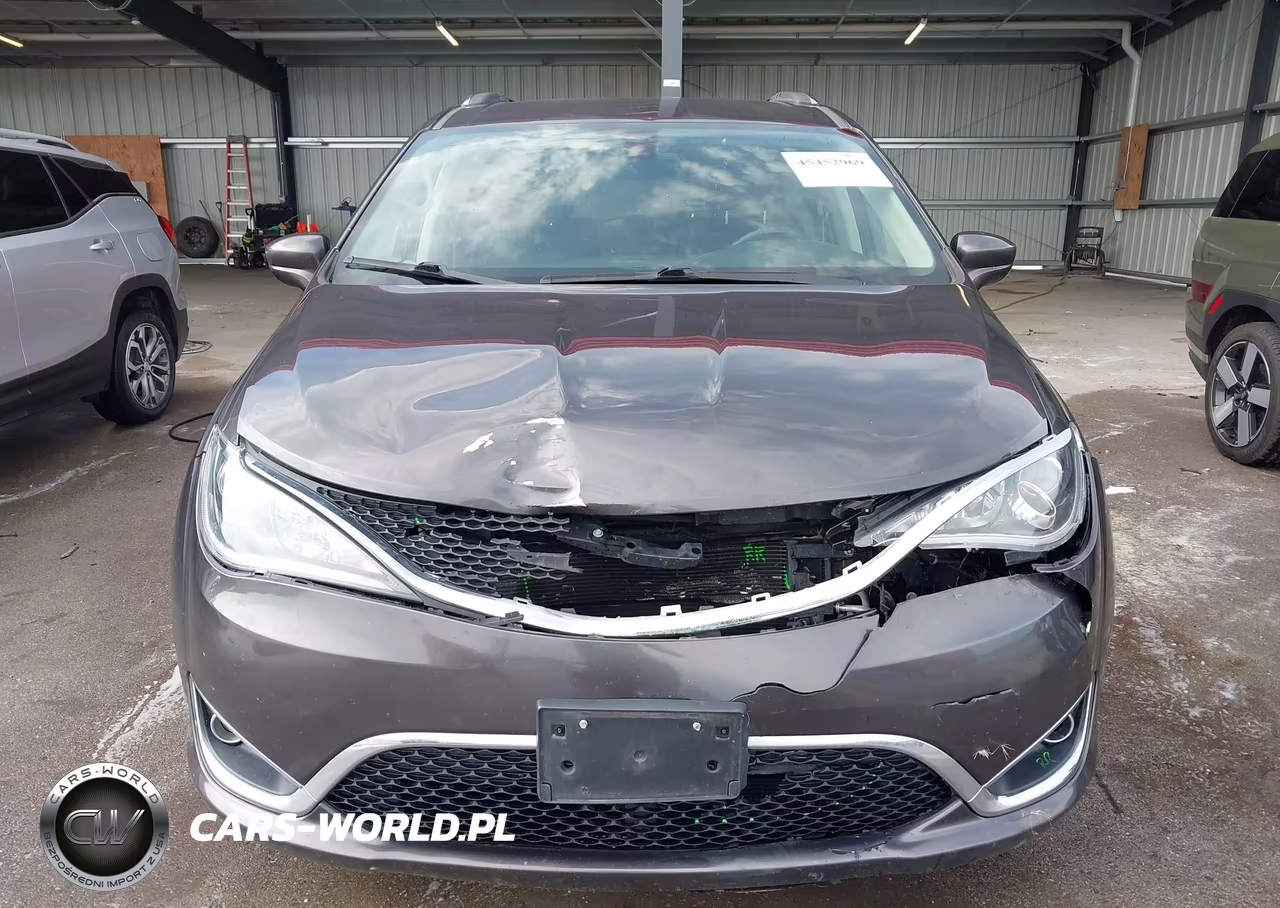 2018 Chrysler Pacifica Touring L VIN:2C4RC1BG1JR185794 - 12
