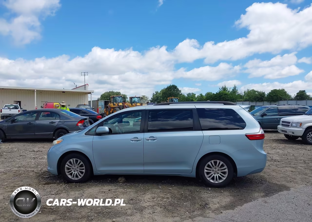 2015 Toyota Sienna Xle 8 Passenger VIN:5TDYK3DCXFS663746 - 14
