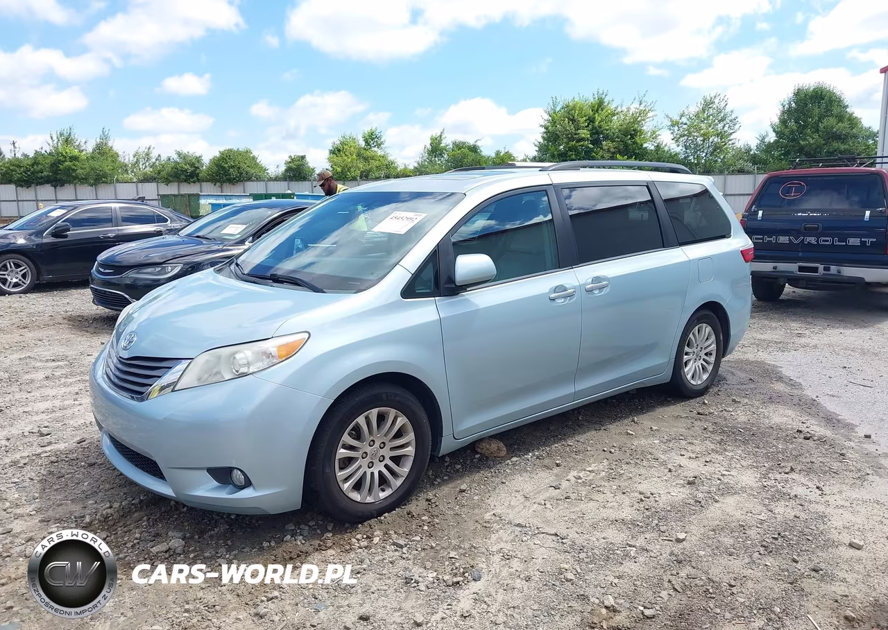 2015 Toyota Sienna Xle 8 Passenger VIN:5TDYK3DCXFS663746 - 2