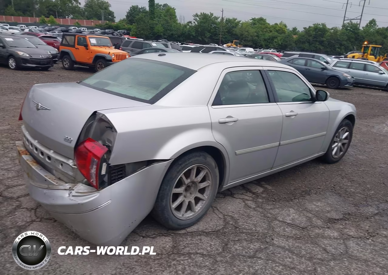 2007 Chrysler 300 Touring VIN:2C3KA53G87H896683 - 4