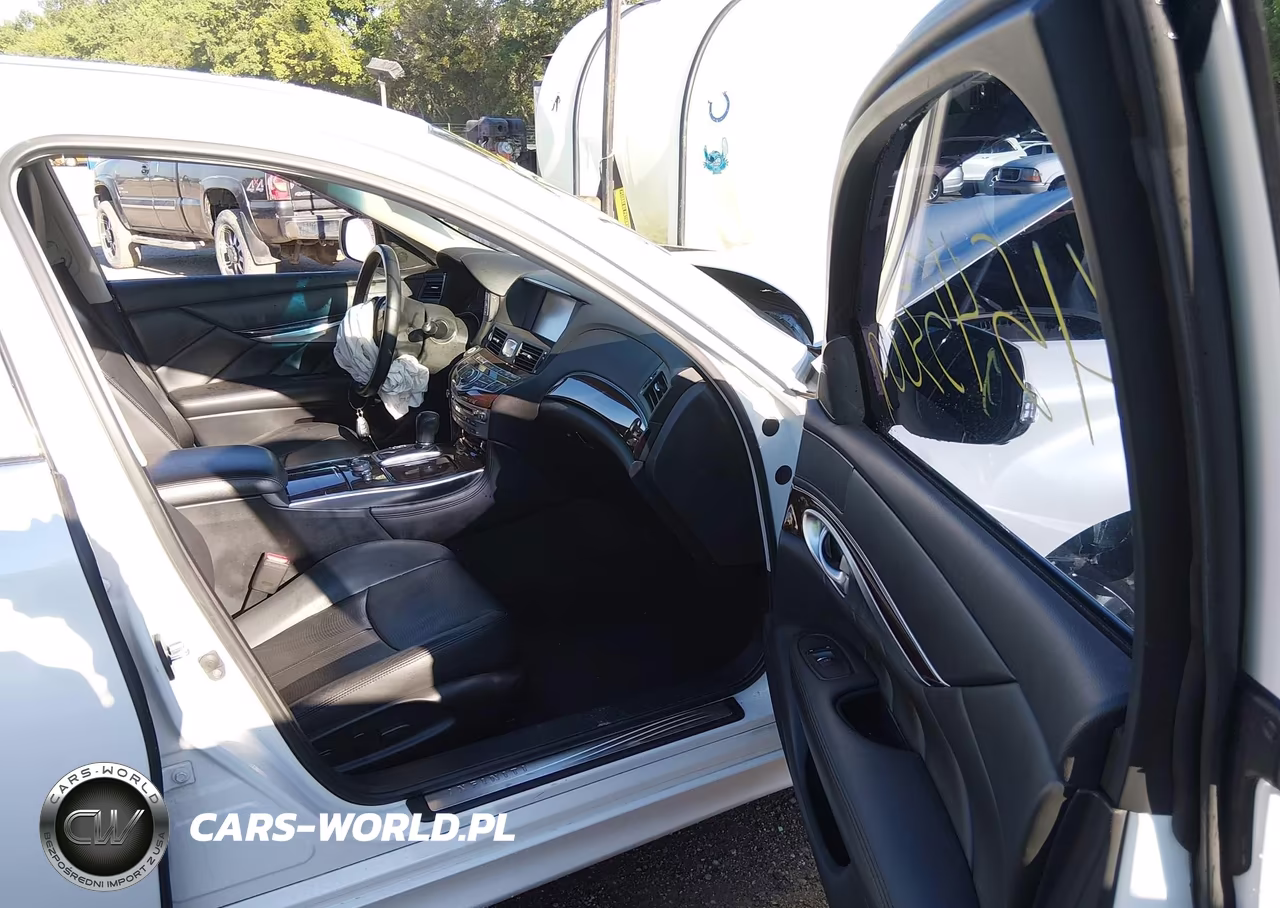 2017 Infiniti Q70 3.7X VIN:JN1BY1AR3HM770205 - 5