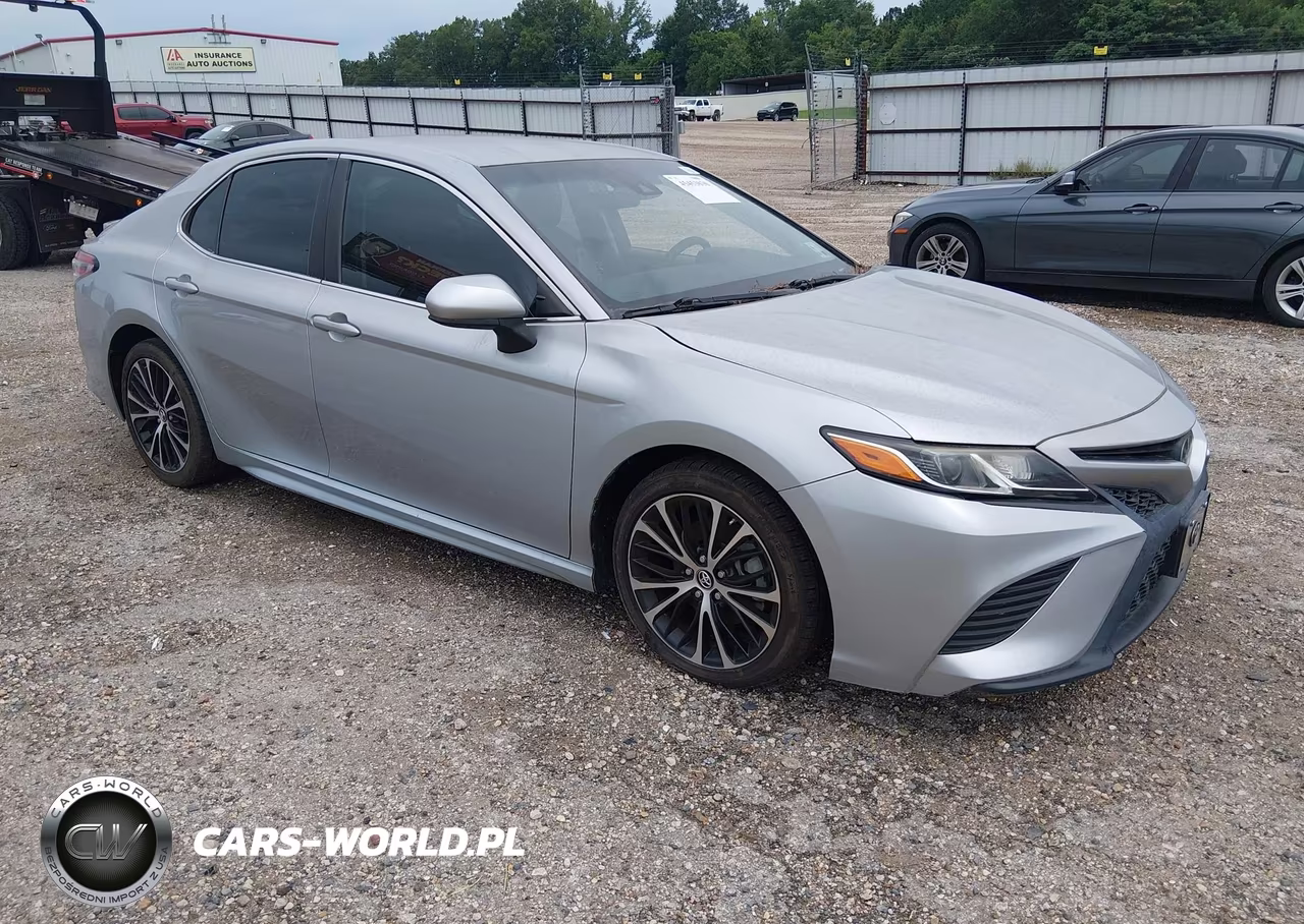 2018 Toyota Camry Se – zdjęcie 1 z 16