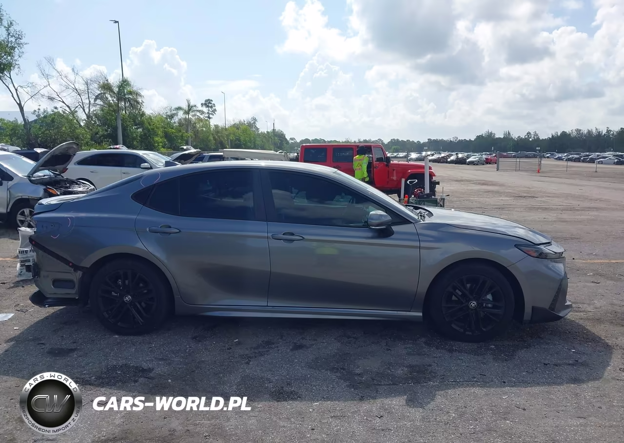 2025 Toyota Camry Se VIN:4T1DAACK3SU635402 - 13