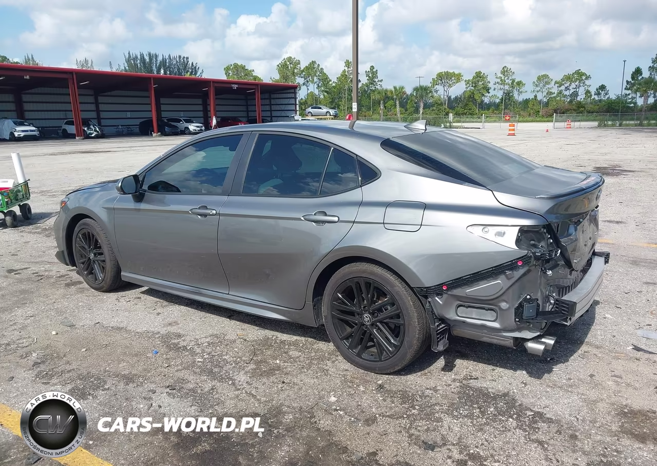 2025 Toyota Camry Se VIN:4T1DAACK3SU635402 - 3