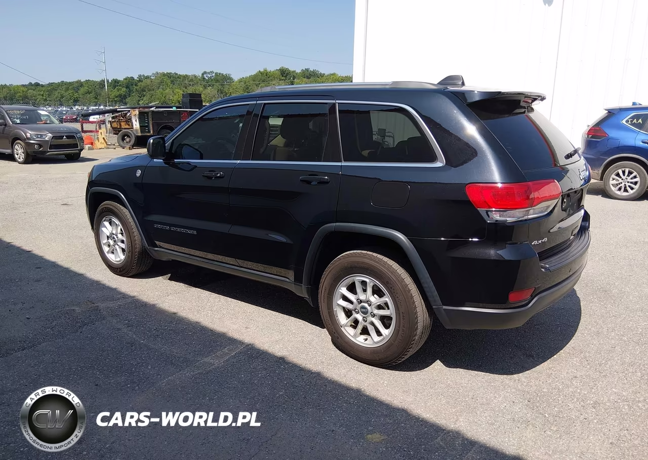 2019 Jeep Grand Cherokee Laredo E 4X4 VIN:1C4RJFAG8KC836918 - 3