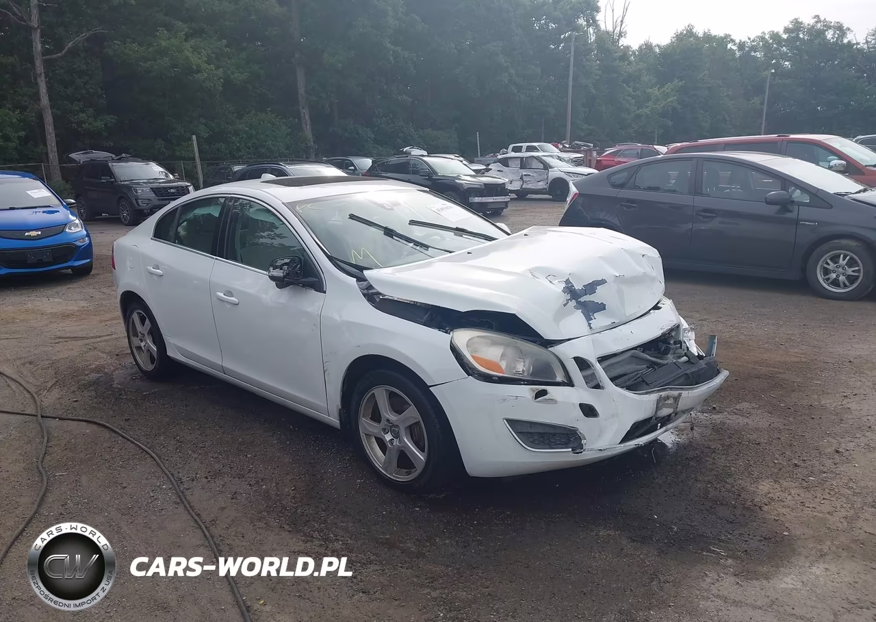 2012 Volvo S60 T5-T5 W-Moonroof