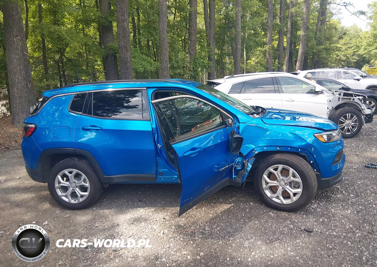 2024 Jeep Compass Latitude 4X4 VIN:3C4NJDBN4RT110200 - 13