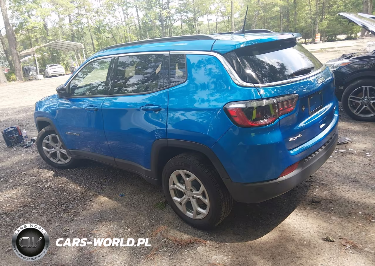 2024 Jeep Compass Latitude 4X4 VIN:3C4NJDBN4RT110200 - 3
