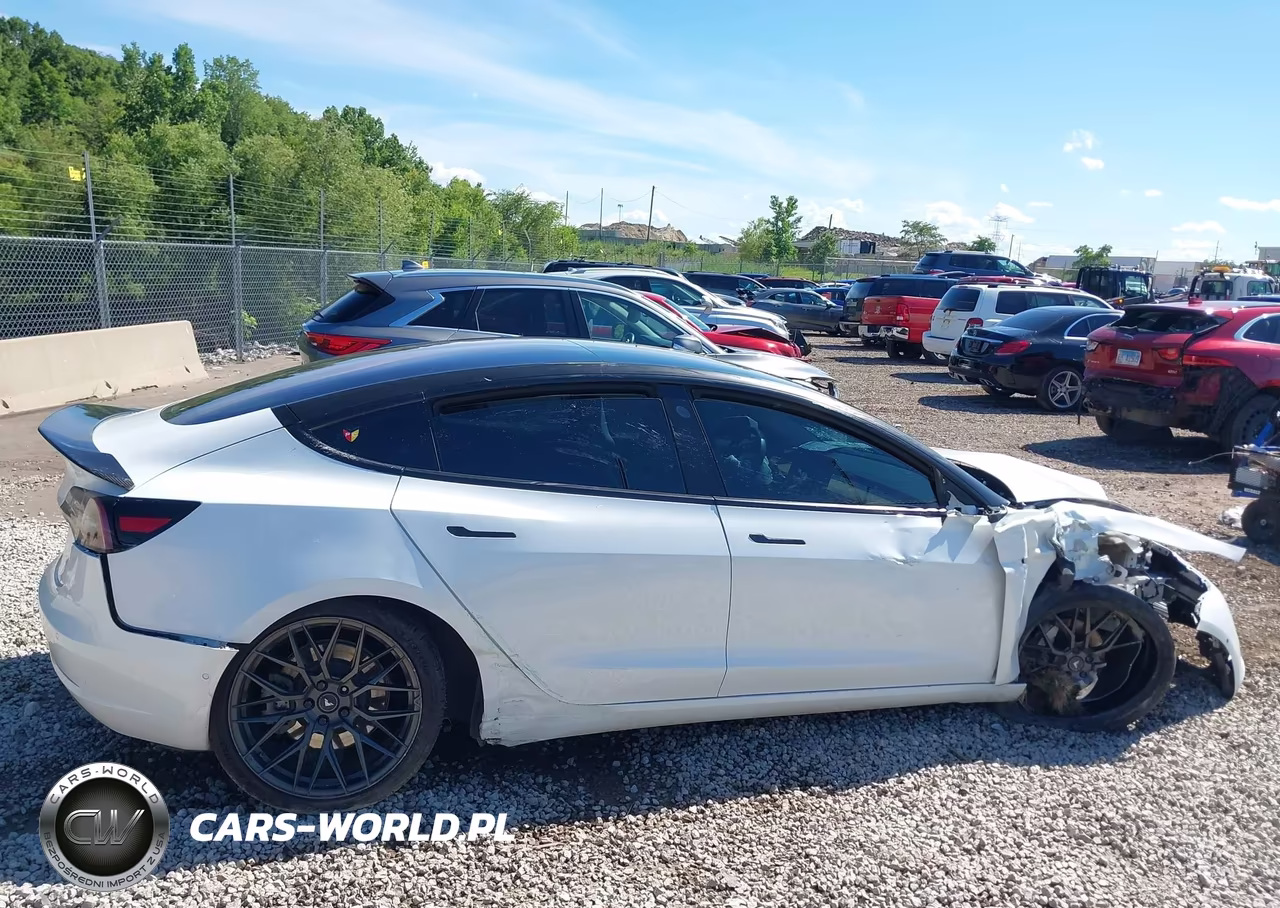 2018 Tesla Model 3 Long Range-Performance VIN:5YJ3E1EB5JF073866 - 11