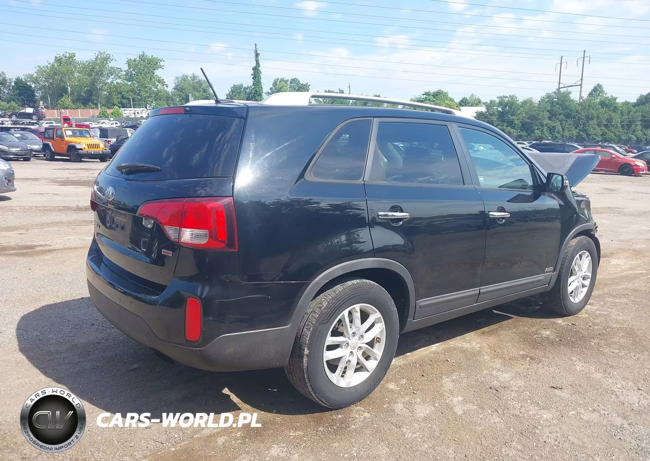 2014 Kia Sorento Lx VIN:5XYKTCA63EG450232 - 4
