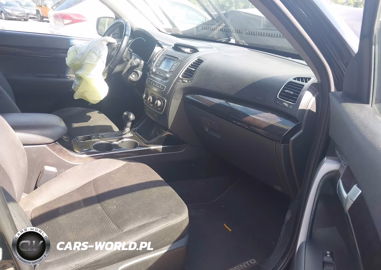 2014 Kia Sorento Lx VIN:5XYKTCA63EG450232 - 5