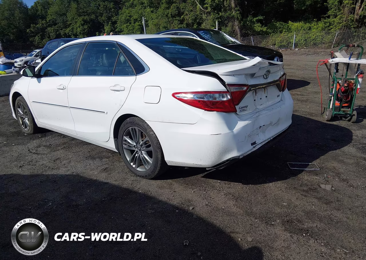 2016 Toyota Camry Se VIN:4T1BF1FK1GU597969 - 3