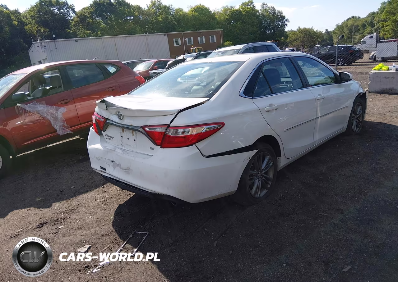 2016 Toyota Camry Se VIN:4T1BF1FK1GU597969 - 4