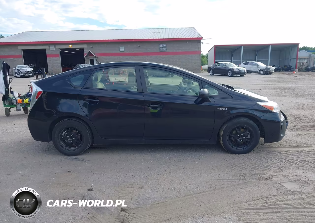 2013 Toyota Prius Two VIN:JTDKN3DU2D5546025 - 13