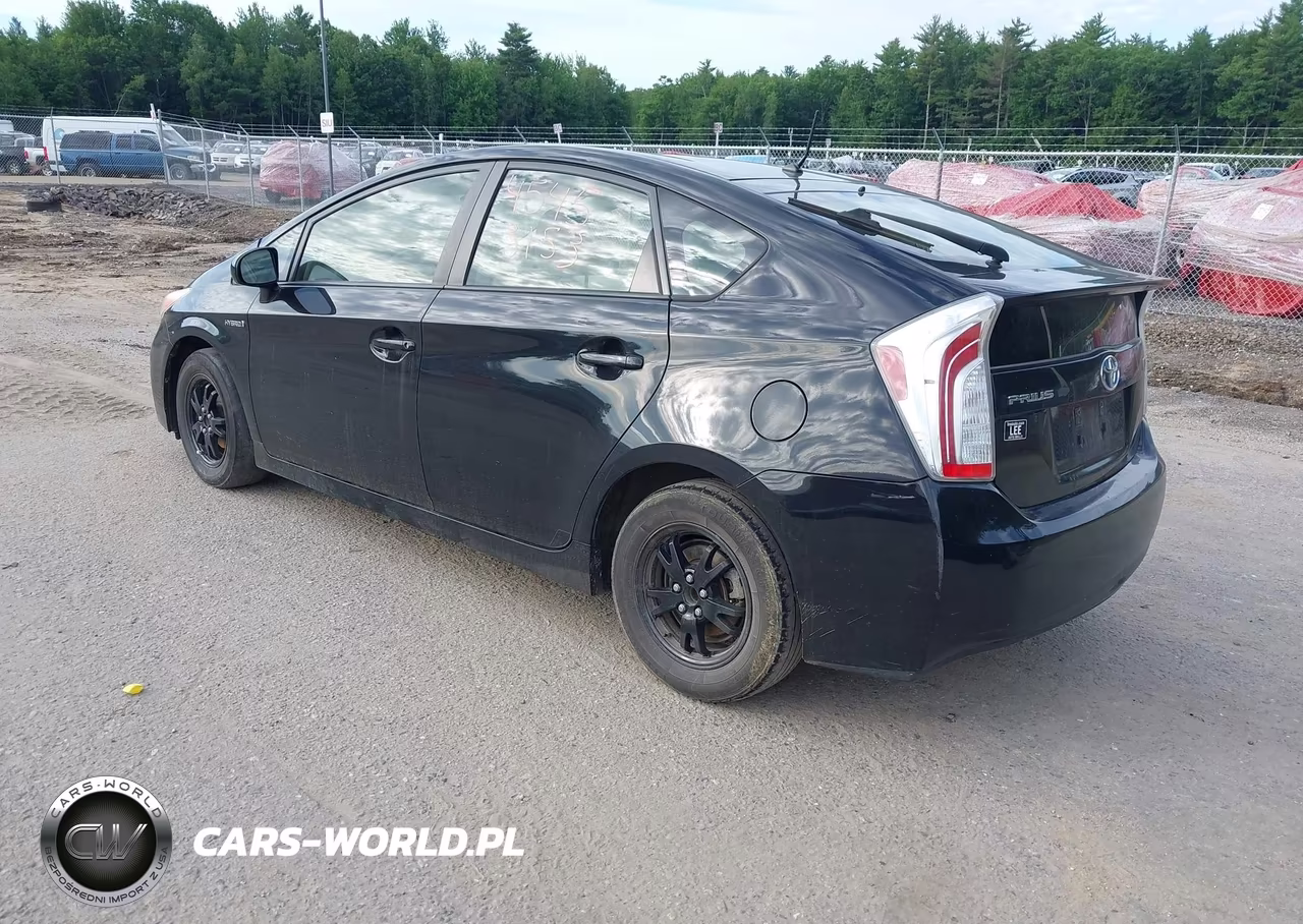 2013 Toyota Prius Two VIN:JTDKN3DU2D5546025 - 3