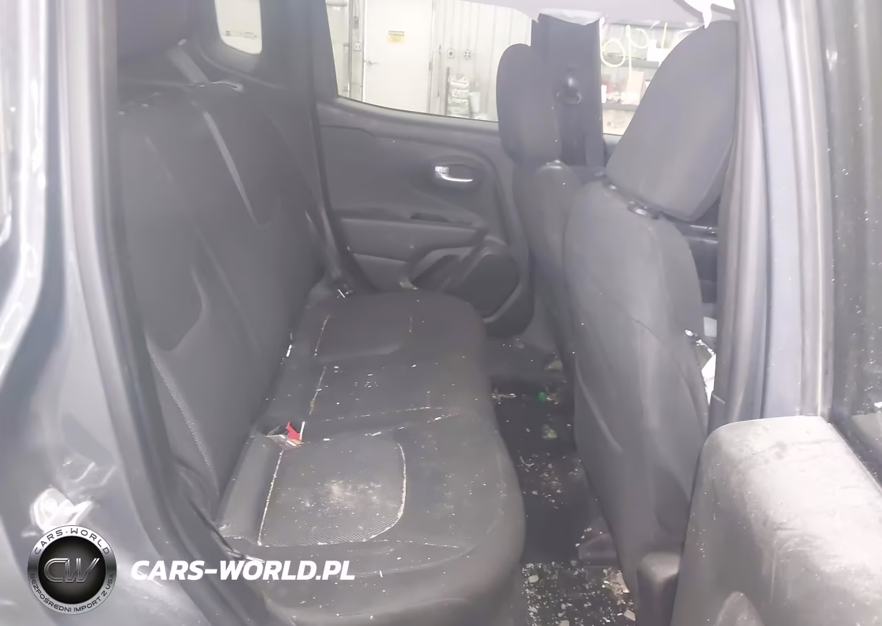2023 Jeep Renegade Latitude 4X4 VIN:ZACNJDB14PPP30494 - 8