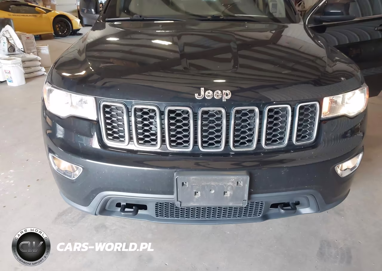 2019 Jeep Grand Cherokee Laredo E 4X4 VIN:1C4RJFAGXKC836936 - 6