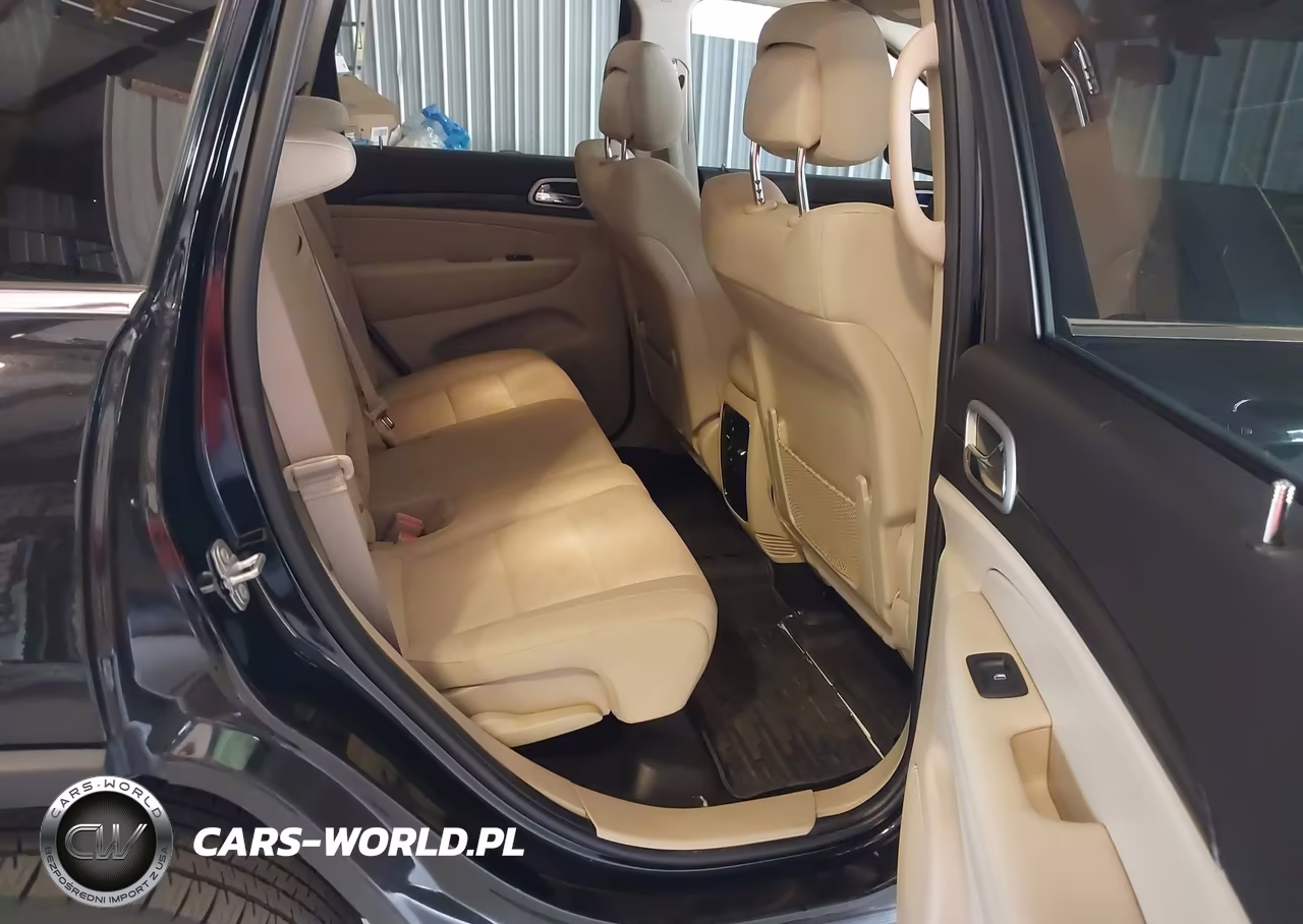 2019 Jeep Grand Cherokee Laredo E 4X4 VIN:1C4RJFAGXKC836936 - 8