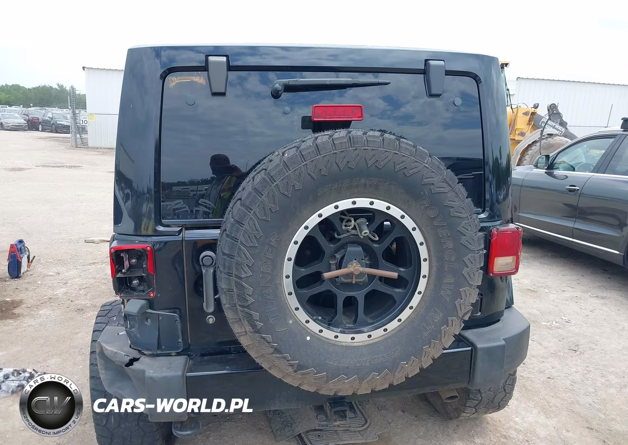 2012 Jeep Wrangler Unlimited Sahara VIN:1C4BJWEG8CL271387 - 17