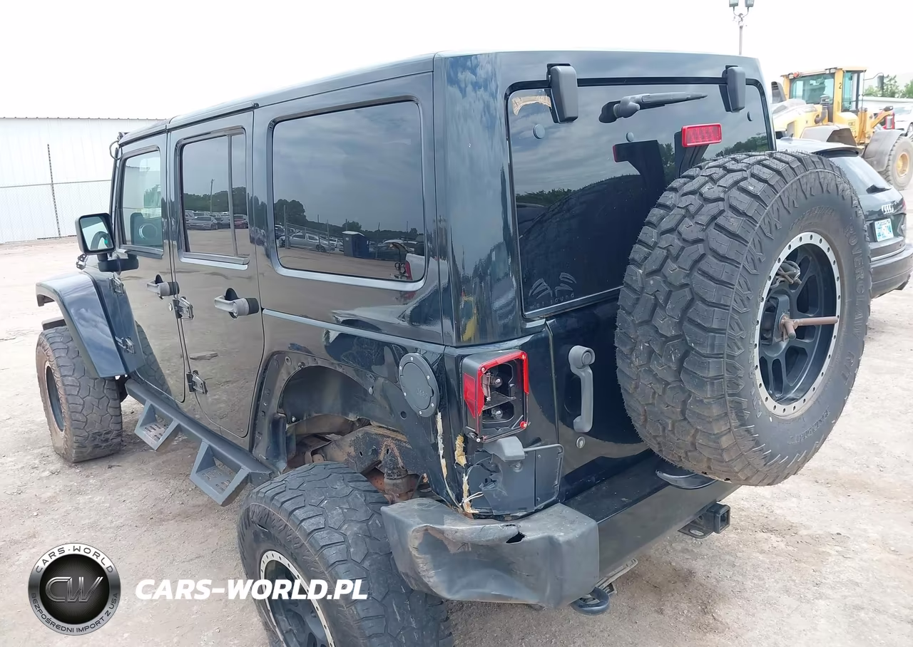 2012 Jeep Wrangler Unlimited Sahara VIN:1C4BJWEG8CL271387 - 3