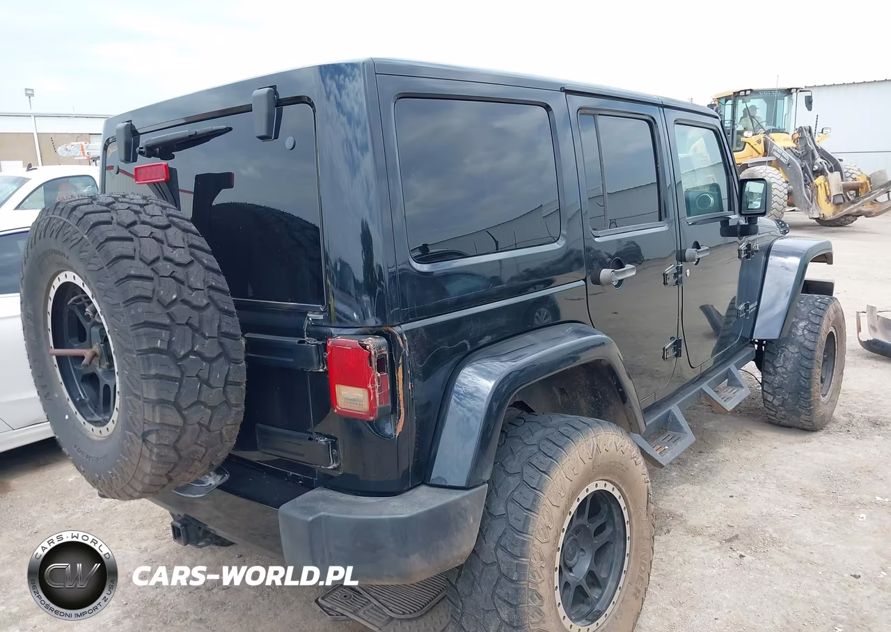 2012 Jeep Wrangler Unlimited Sahara VIN:1C4BJWEG8CL271387 - 4