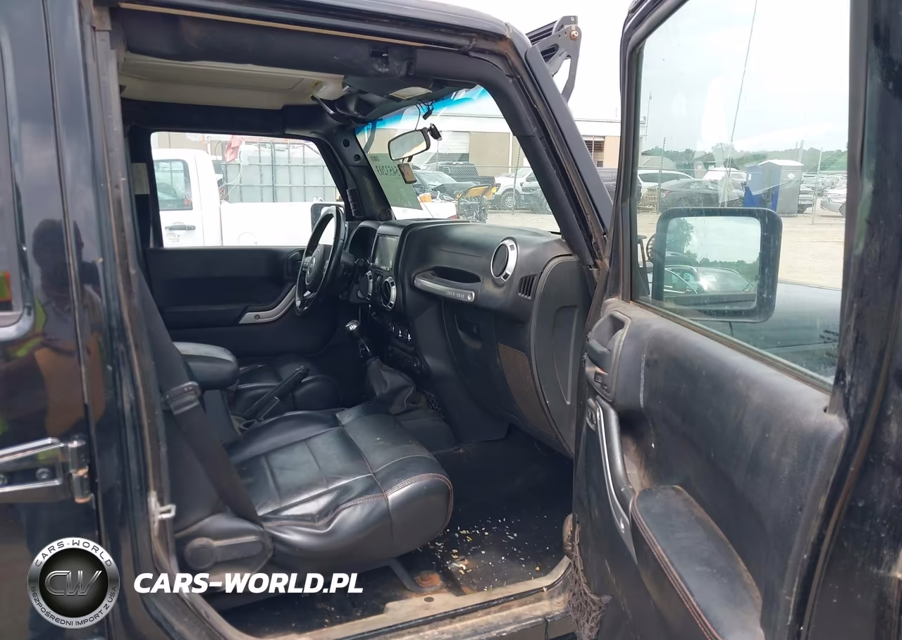2012 Jeep Wrangler Unlimited Sahara VIN:1C4BJWEG8CL271387 - 5