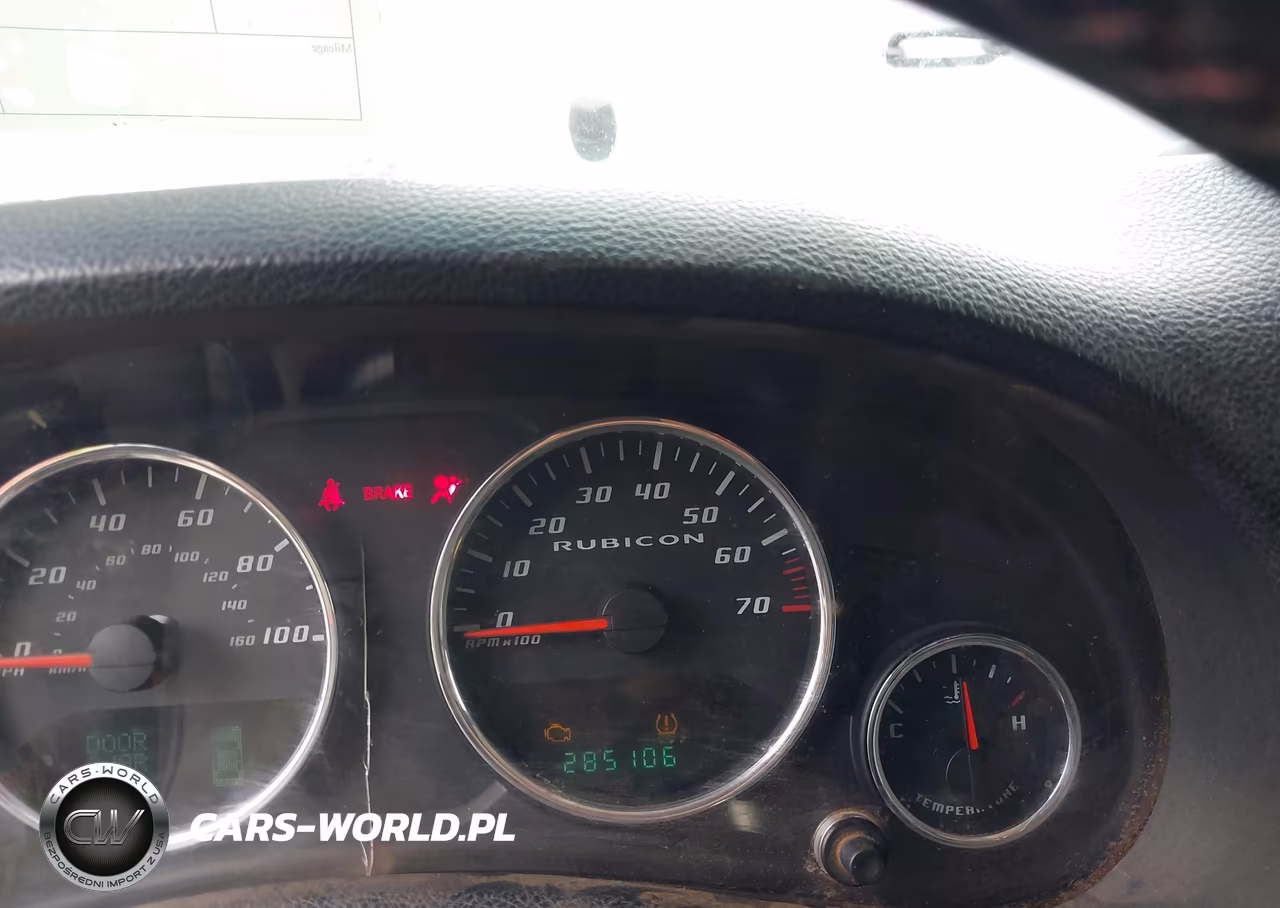 2012 Jeep Wrangler Unlimited Sahara VIN:1C4BJWEG8CL271387 - 7