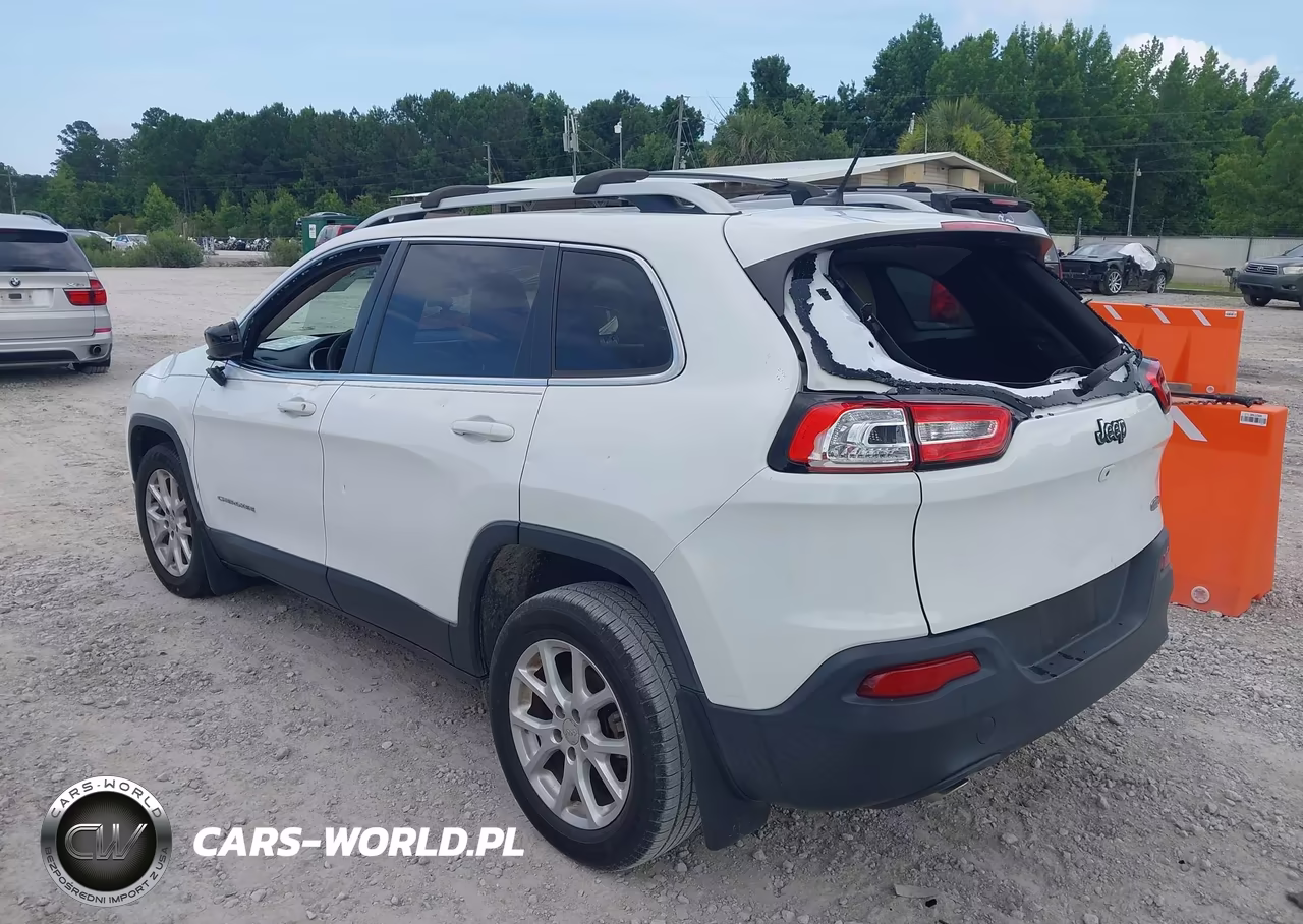 2018 Jeep Cherokee Latitude Fwd VIN:1C4PJLCB0JD612011 - 3