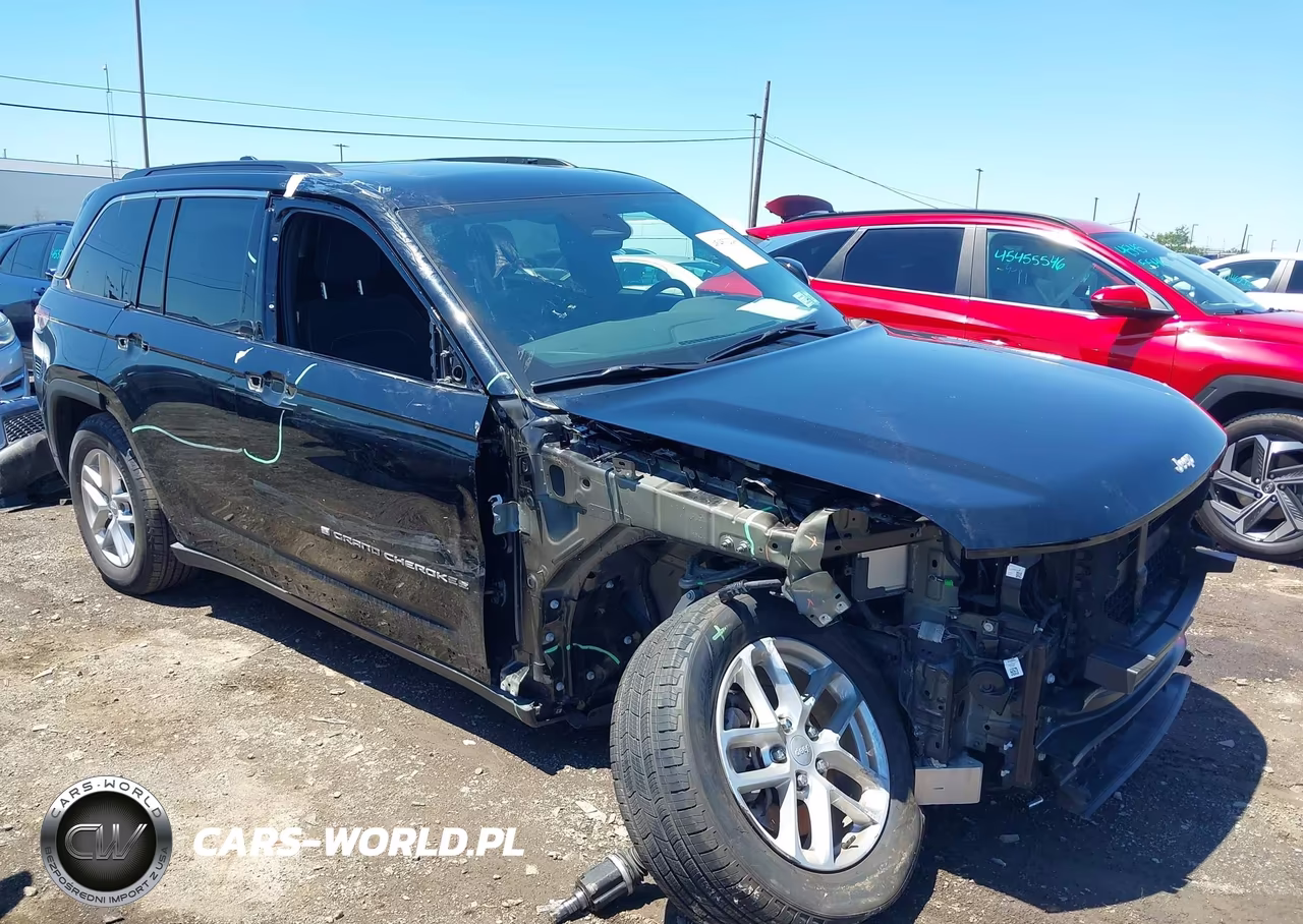 2025 Jeep Grand Cherokee Laredo X 4X4