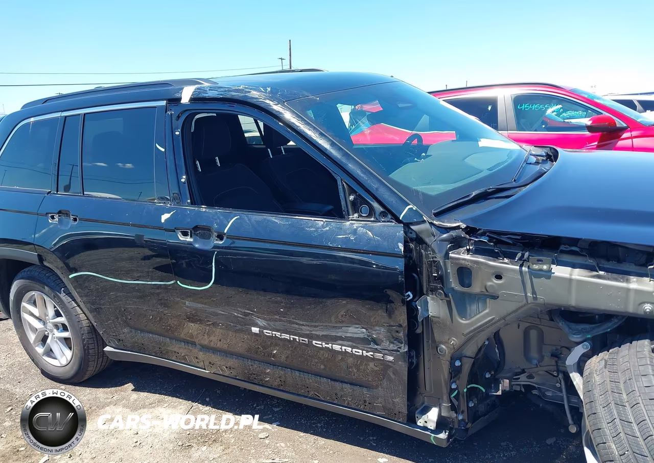 2025 Jeep Grand Cherokee Laredo X 4X4 VIN:1C4RJHAG5SC327431 - 14