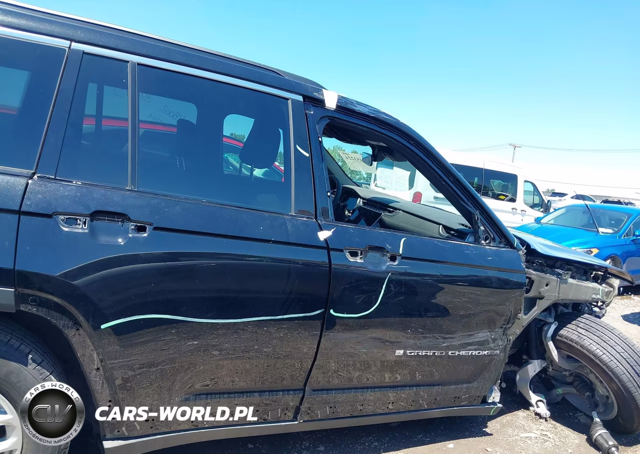 2025 Jeep Grand Cherokee Laredo X 4X4 VIN:1C4RJHAG5SC327431 - 20