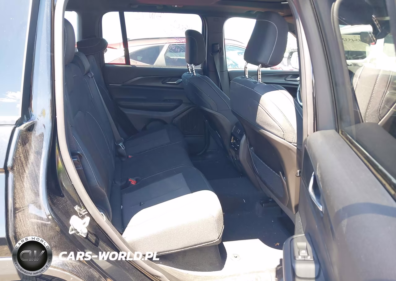 2025 Jeep Grand Cherokee Laredo X 4X4 VIN:1C4RJHAG5SC327431 - 8