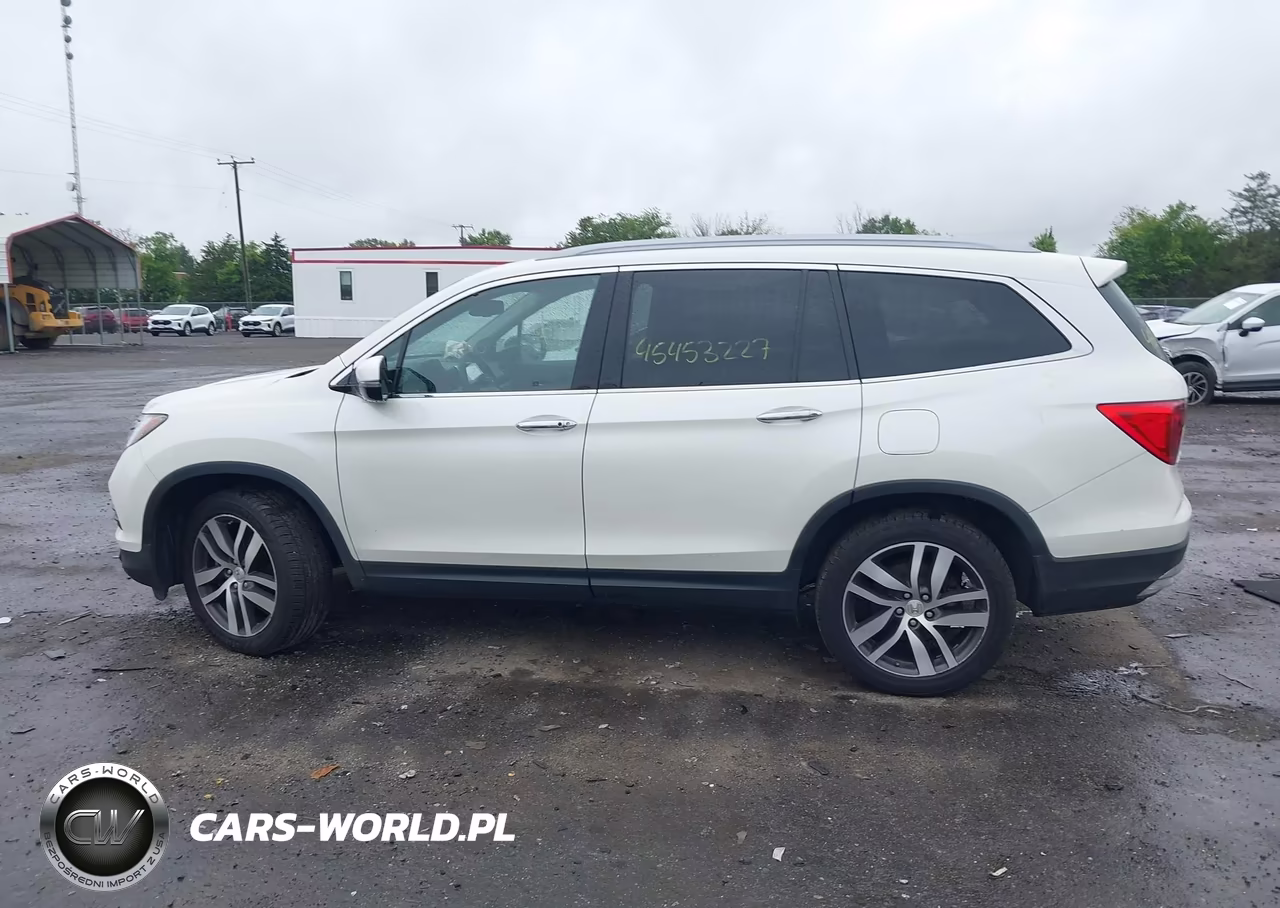 2017 Honda Pilot Elite VIN:5FNYF6H01HB050072 - 14