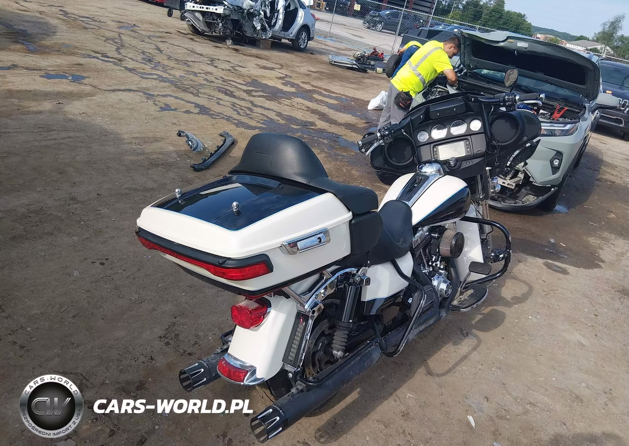 2014 Harley-Davidson Flhtcu Ultra Classic Electra Gld VIN:1HD1FCM15EB664280 - 4
