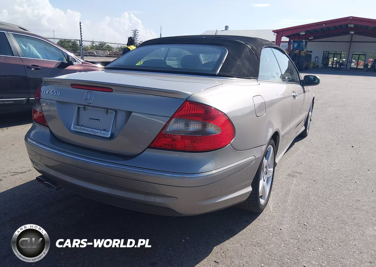 2007 Mercedes-Benz Clk 550 VIN:WDBTK72GX7T086175 - 4