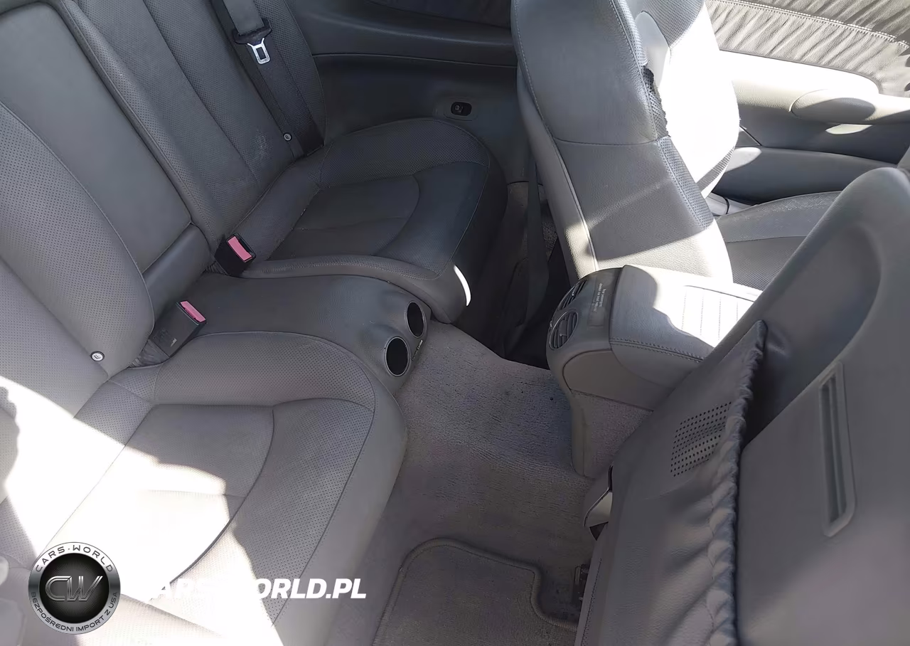 2007 Mercedes-Benz Clk 550 VIN:WDBTK72GX7T086175 - 8