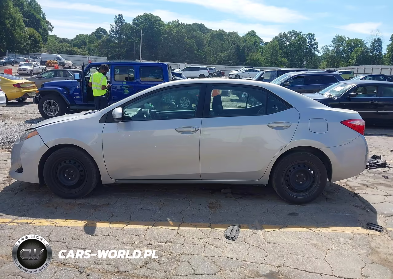 2017 Toyota Corolla Le VIN:2T1BURHE6HC922596 - 14