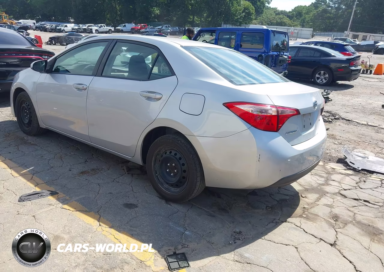 2017 Toyota Corolla Le VIN:2T1BURHE6HC922596 - 3