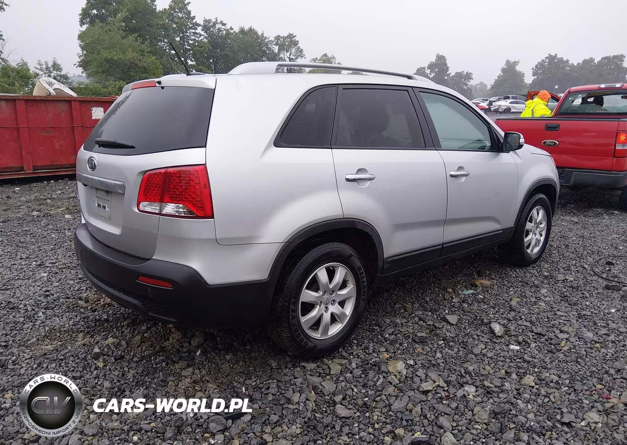 2013 Kia Sorento Lx VIN:5XYKT3A62DG394458 - 4