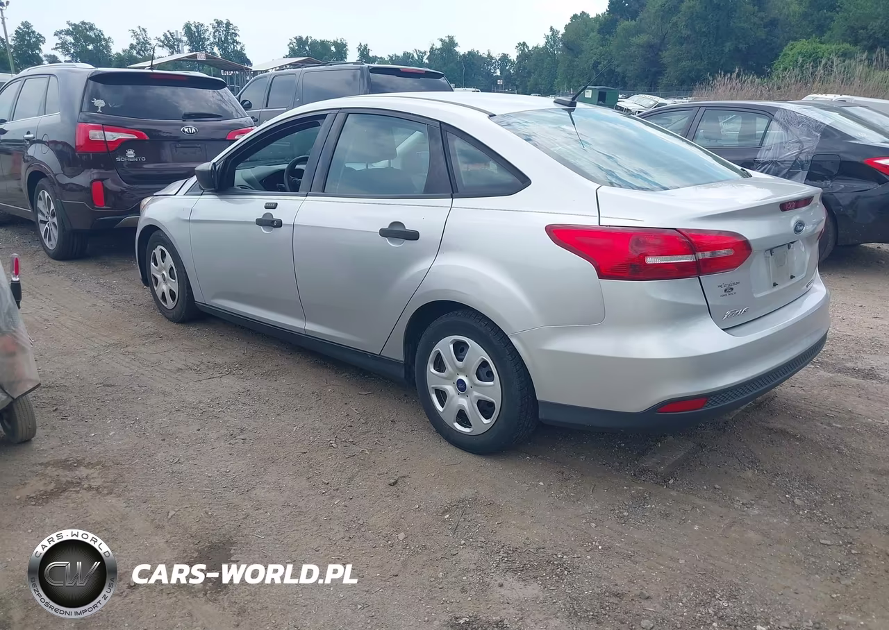 2016 Ford Focus S VIN:1FADP3E21GL249088 - 3