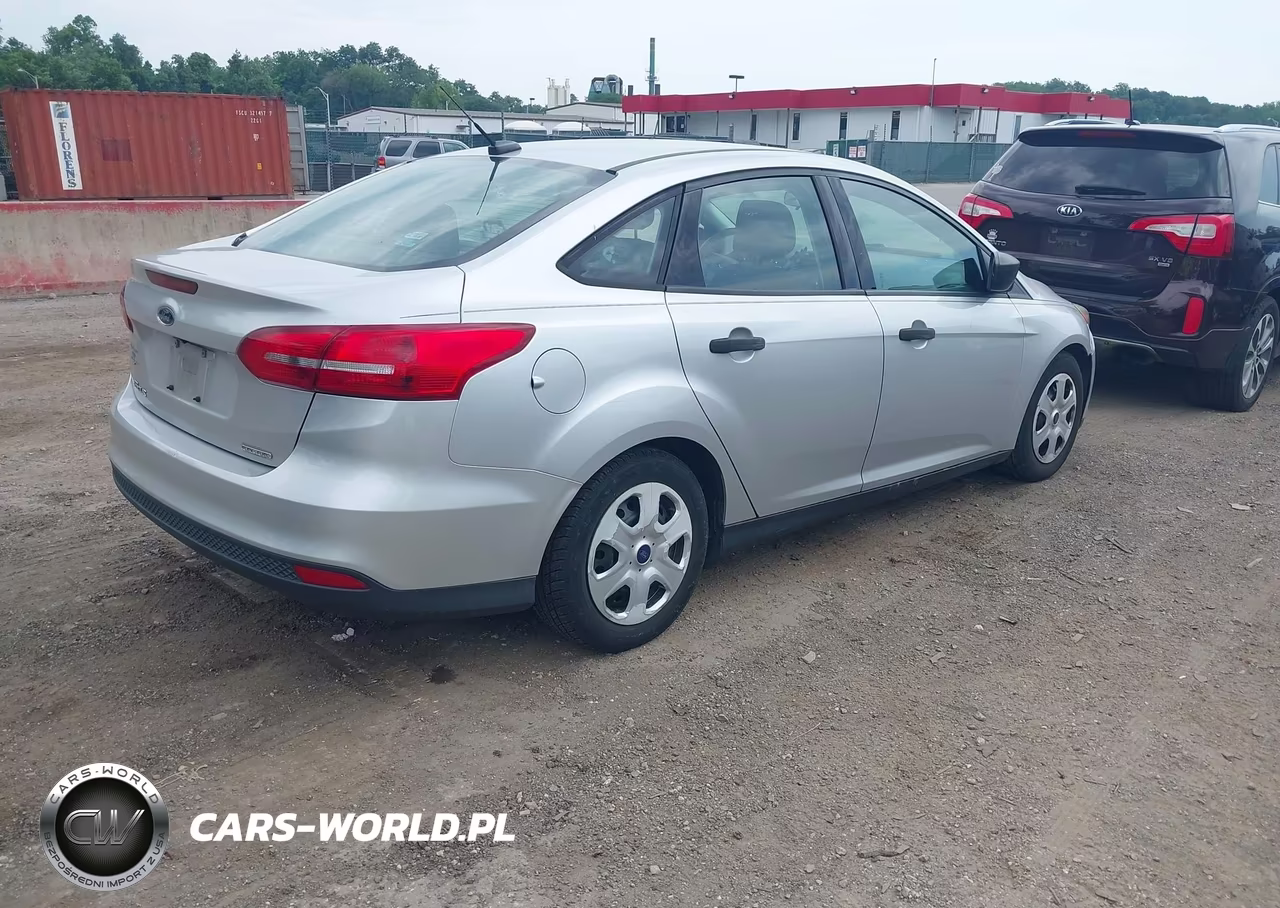 2016 Ford Focus S VIN:1FADP3E21GL249088 - 4
