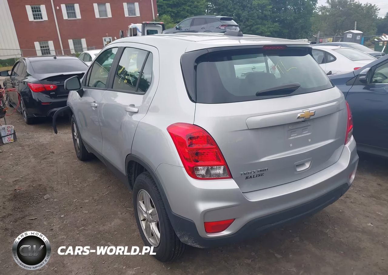 2019 Chevrolet Trax Ls VIN:3GNCJNSB8KL324669 - 3