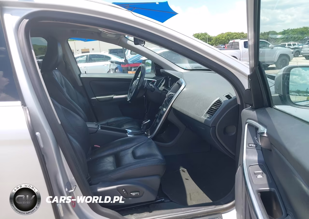 2014 Volvo Xc60 T6 R-Design Premier Plus VIN:YV4902DZ4E2516186 - 5