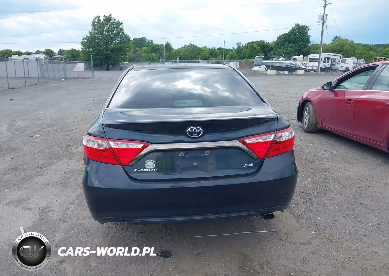 2015 Toyota Camry Se VIN:4T1BF1FK5FU052582 - 16