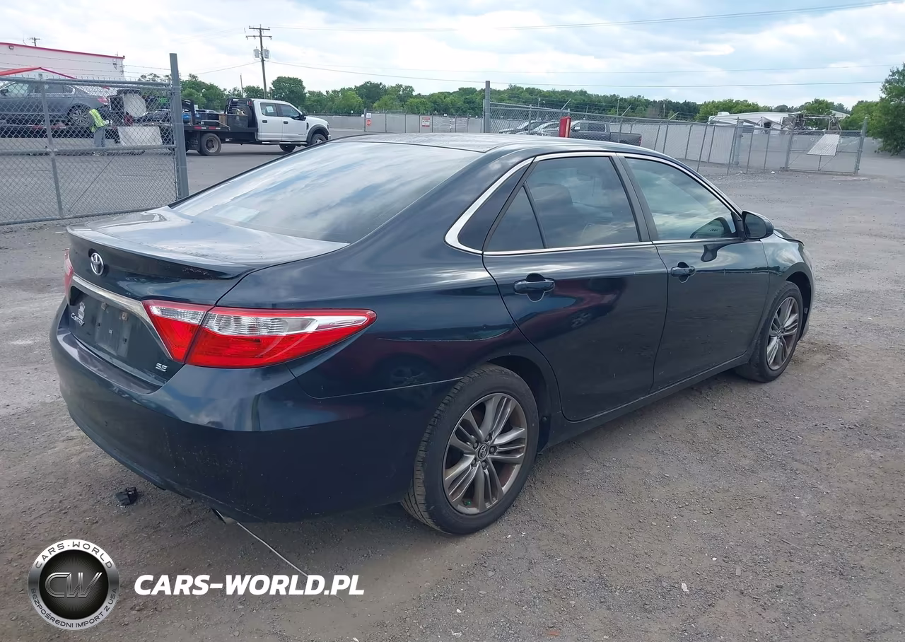 2015 Toyota Camry Se VIN:4T1BF1FK5FU052582 - 4